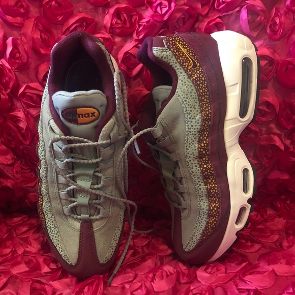 Nike Shoes - Nike Women's Air Max 95 Premium